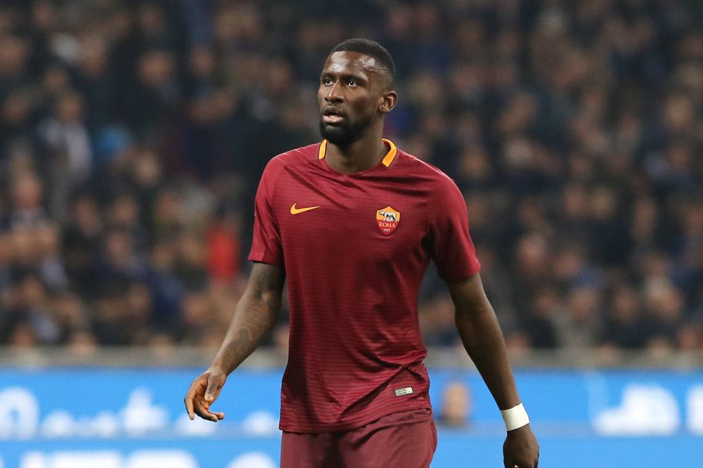 Antonio Rudiger Druckt As Rom Gegen Manchester United Die Daumen Fussball Nachrichten De